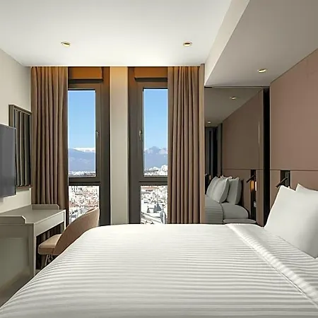 Ξενοδοχείο By Marriott 3*